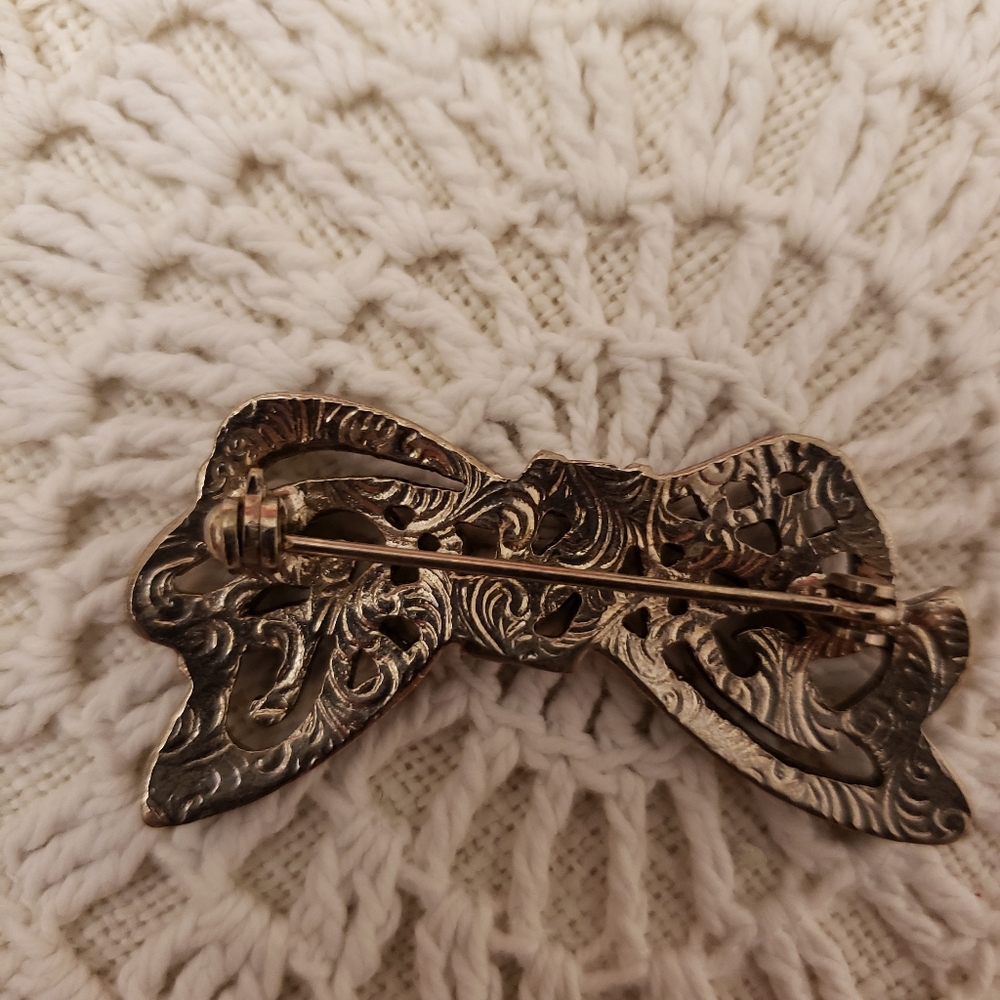 Bow Pin Brooch - Picture 3 of 3